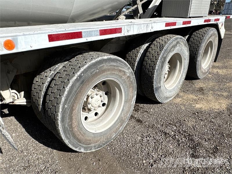 Freightliner 114 SD 8x6 Mixer Truck Бетономішалки (Автобетонозмішувачі)