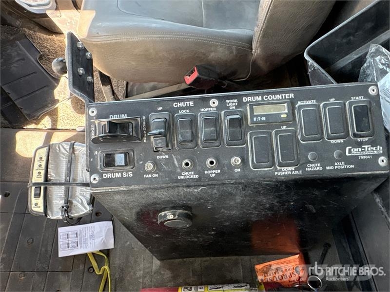 Freightliner 114 SD 8x6 Mixer Truck Бетономішалки (Автобетонозмішувачі)