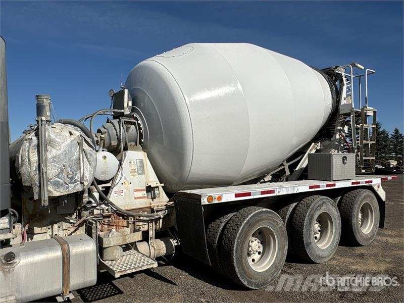 Freightliner 114 SD 8x6 Mixer Truck Бетономішалки (Автобетонозмішувачі)