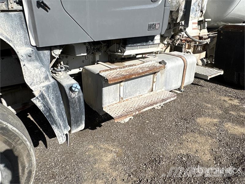 Freightliner 114 SD 8x6 Mixer Truck Бетономішалки (Автобетонозмішувачі)