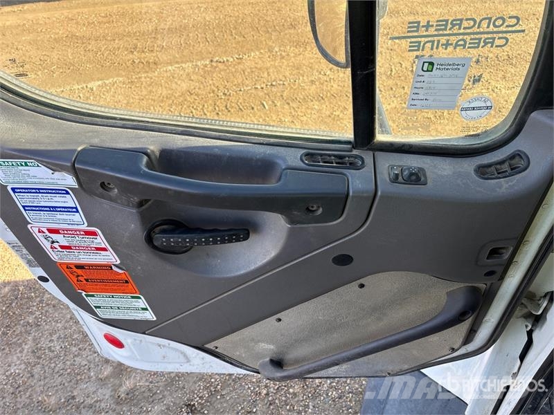 Freightliner 114SD Betonmischer