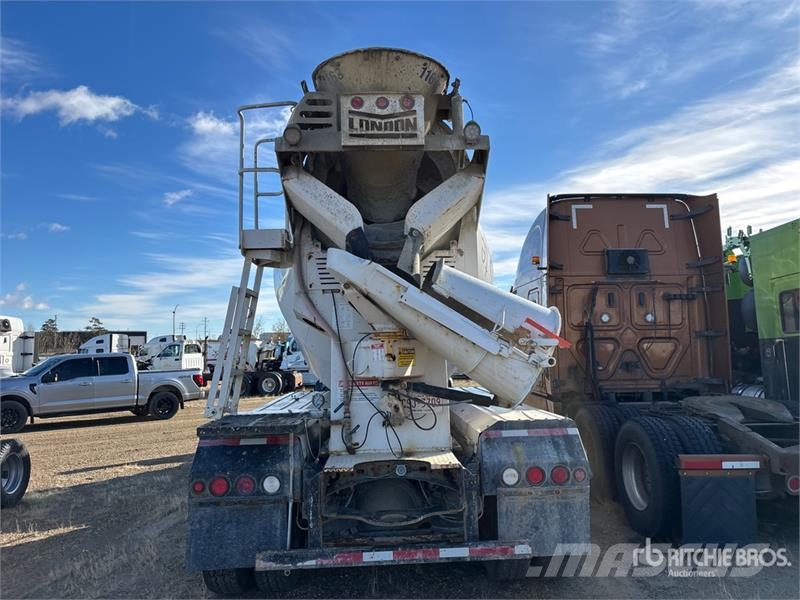 Freightliner 114SD Betonmischer
