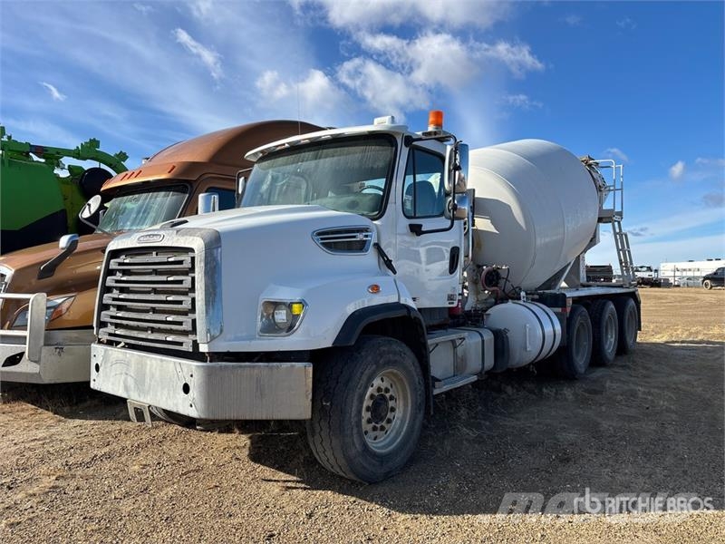 Freightliner 114SD Betonmischer