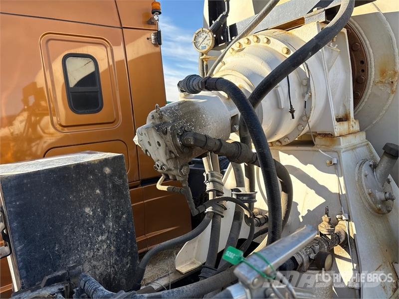 Freightliner 114SD Betonmischer