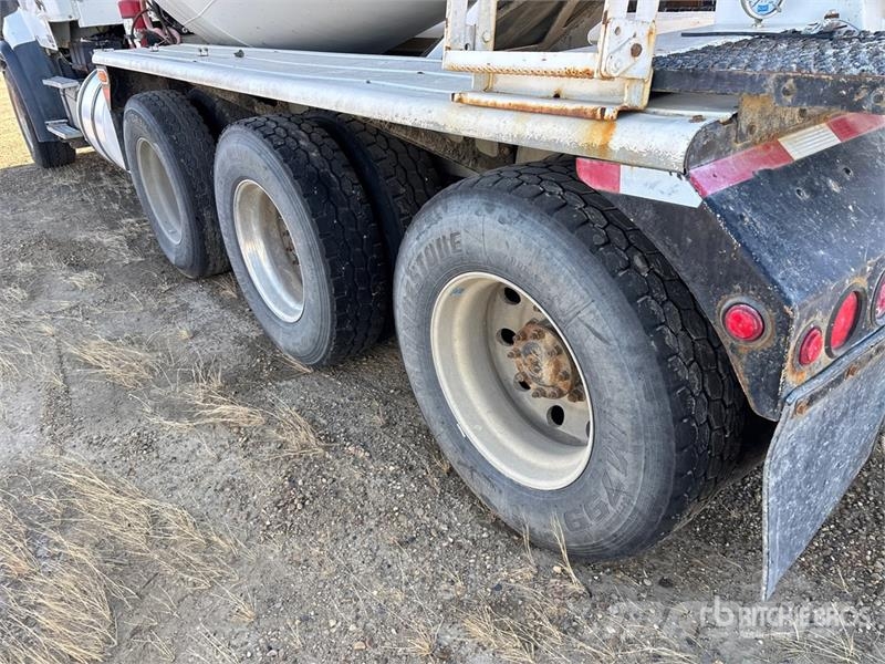 Freightliner 114SD Betonmischer