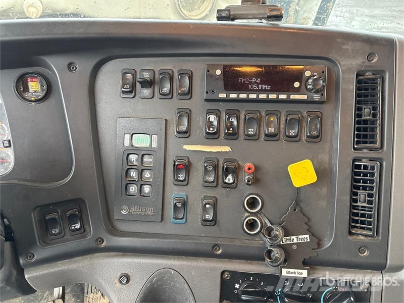 Freightliner 114SD 6x4 Feed Truck Viljaveokid