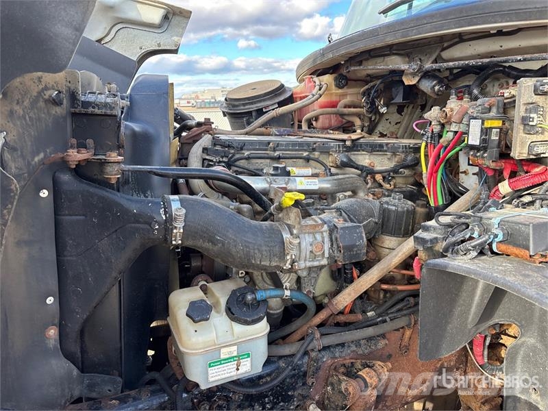Freightliner 114SD 6x4 Snow Plow Truck Комбинированные дорожные машины