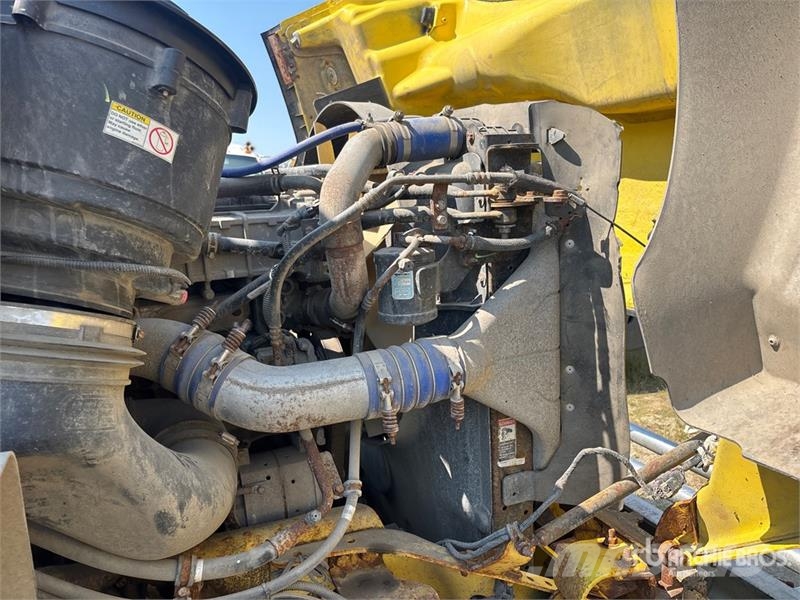 Freightliner 114SD 6x4 Cab and Chassis (Inoperable) 캐빈 및 인테리어