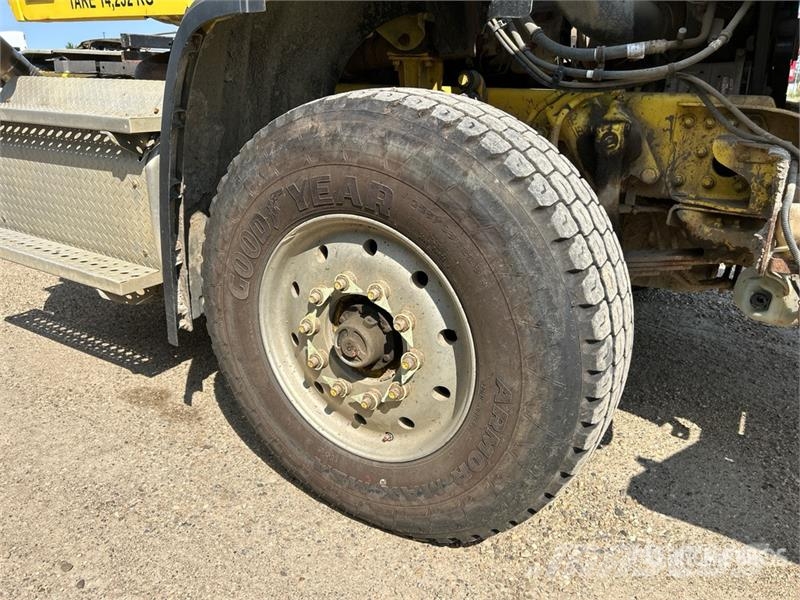 Freightliner 114SD 6x4 Cab and Chassis 캐빈 및 인테리어