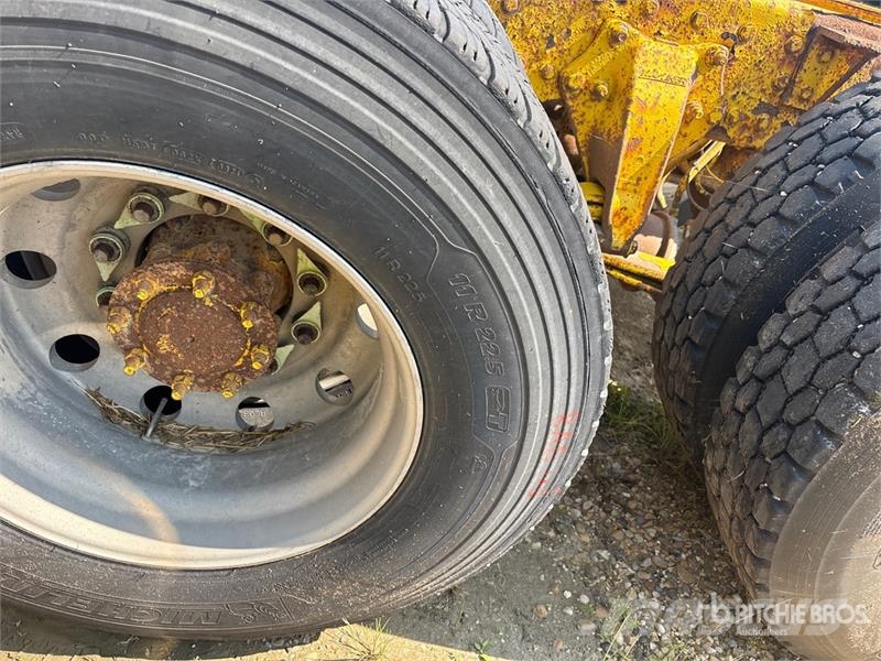 Freightliner 114SD 6x4 Cab and Chassis (Inoperable) 캐빈 및 인테리어