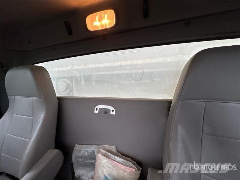Freightliner 114SD 6x4 Feed Truck Viljaveokid