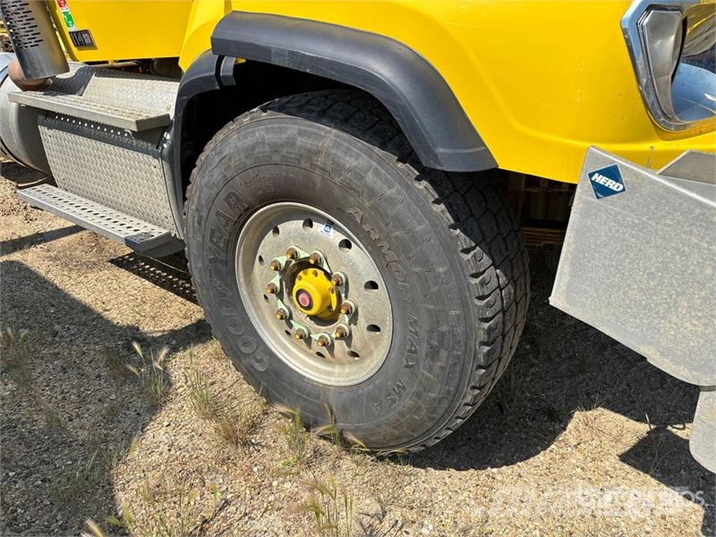 Freightliner 114SD 6x4 Cab and Chassis (Inoperable) 캐빈 및 인테리어