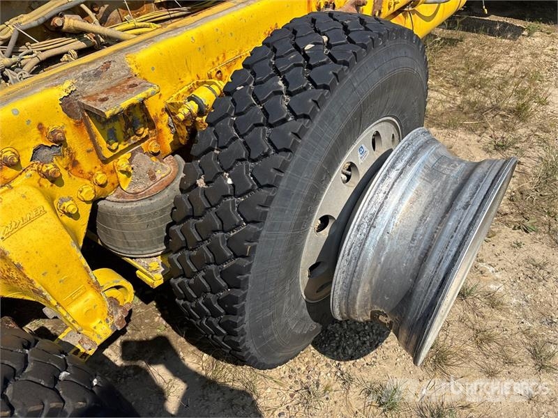 Freightliner 114SD 6x4 Cab and Chassis (Inoperable) 캐빈 및 인테리어