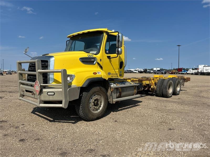Freightliner 114SD 6x4 Cab and Chassis 캐빈 및 인테리어