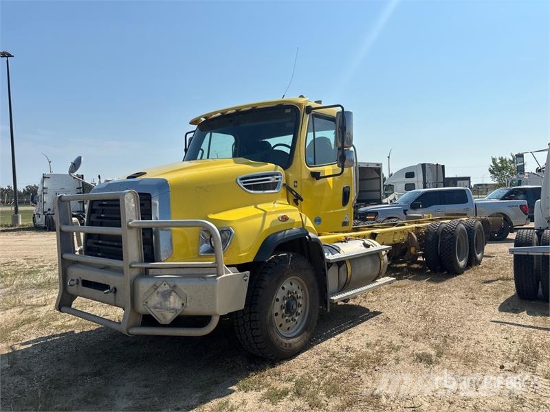Freightliner 114SD 6x4 Cab and Chassis (Inoperable) 캐빈 및 인테리어