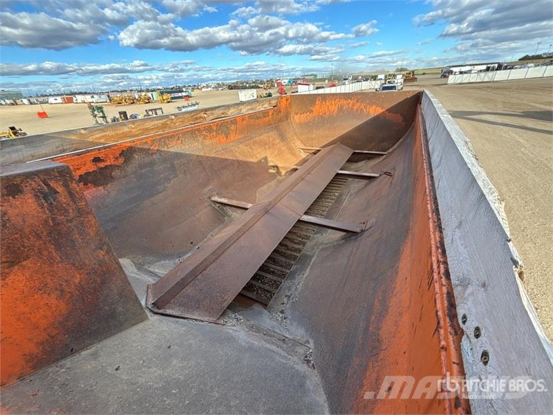 Freightliner 114SD 6x4 Snow Plow Truck Комбинированные дорожные машины