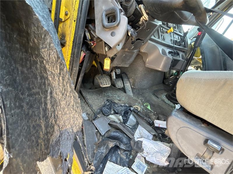 Freightliner 114SD 6x4 Cab and Chassis (Inoperable) 캐빈 및 인테리어
