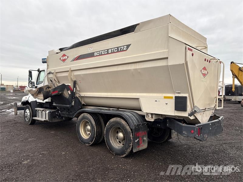 Freightliner 114SD 6x4 Feed Truck Viljaveokid