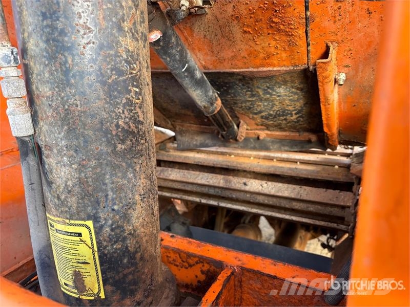 Freightliner 114SD 6x4 Snow Plow Truck Комбинированные дорожные машины