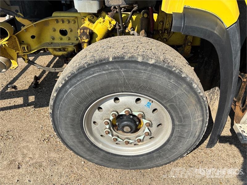 Freightliner 114SD 6x4 Cab and Chassis 캐빈 및 인테리어