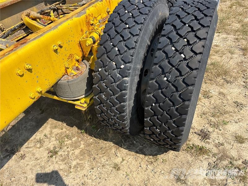 Freightliner 114SD 6x4 Cab and Chassis (Inoperable) 캐빈 및 인테리어