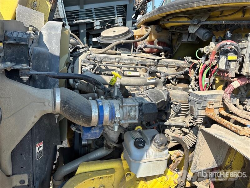 Freightliner 114SD 6x4 Cab and Chassis 캐빈 및 인테리어