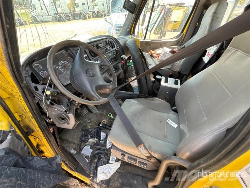 Freightliner 114SD 6x4 Cab and Chassis (Inoperable) 캐빈 및 인테리어