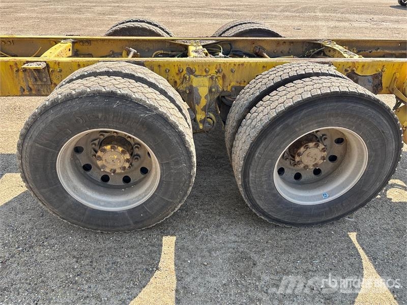 Freightliner 114SD 6x4 Cab and Chassis 캐빈 및 인테리어