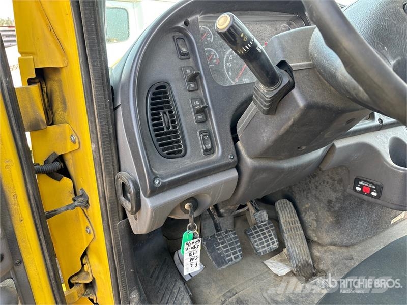 Freightliner 114SD 6x4 Cab and Chassis (Inoperable) 캐빈 및 인테리어