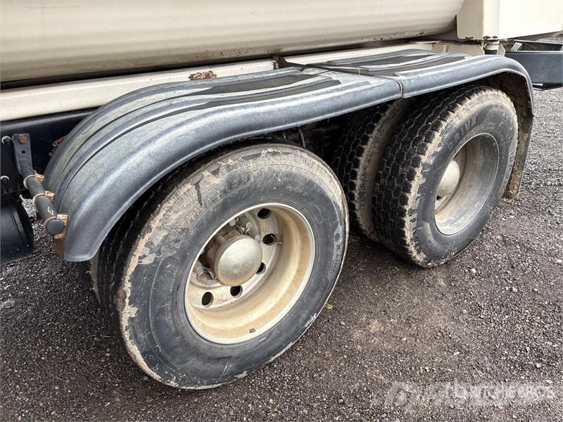 Freightliner 114SD 6x4 Feed Truck Viljaveokid