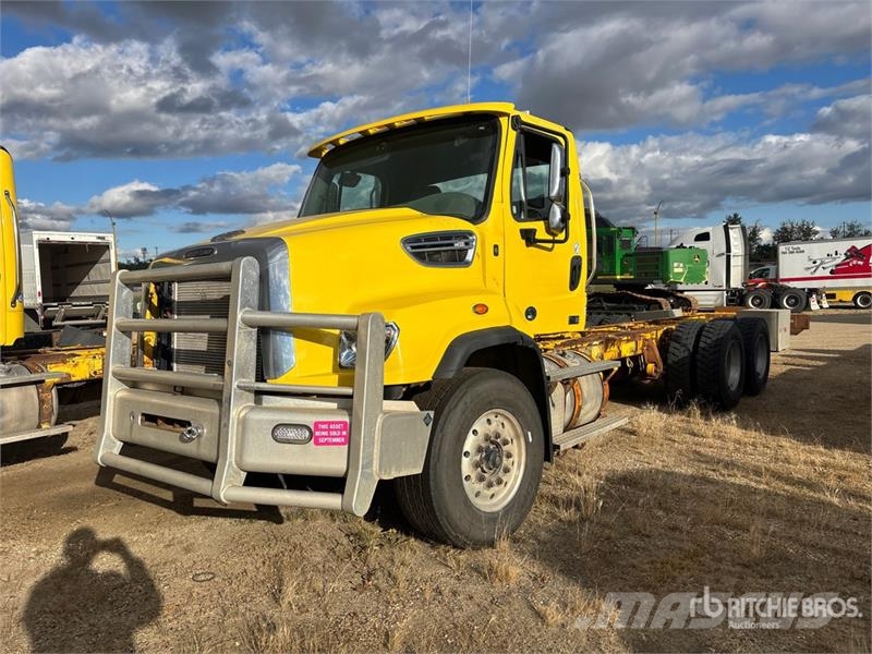 Freightliner 114SD 6x4 Cab and Chassis (Inoperable) Cabinas e interior