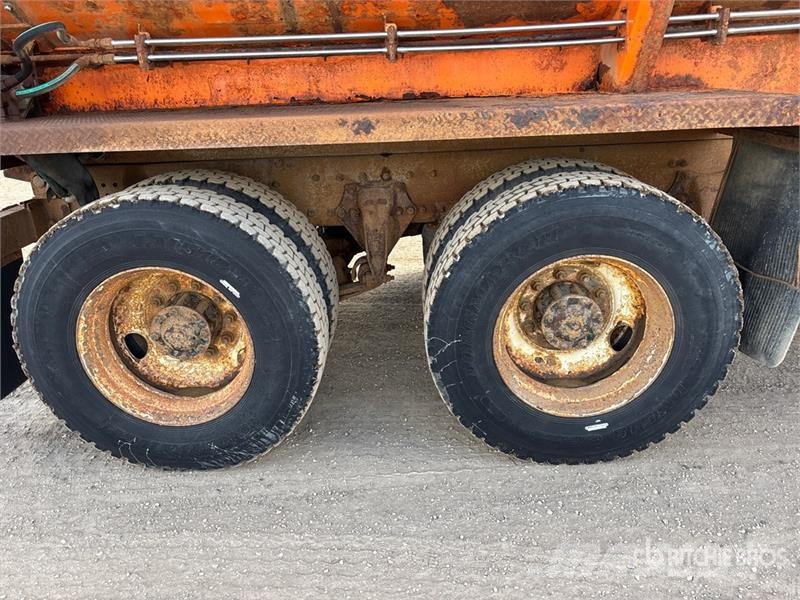 Freightliner 114SD 6x4 Snow Plow Truck Комбинированные дорожные машины