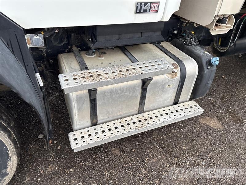 Freightliner 114SD 6x4 Feed Truck Viljaveokid