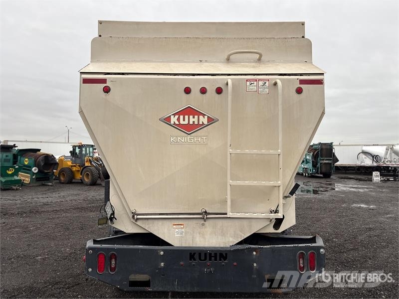 Freightliner 114SD 6x4 Feed Truck Viljaveokid