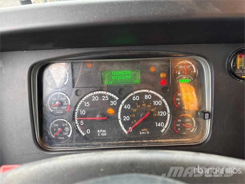 Freightliner 114SD 6x4 Feed Truck Viljaveokid