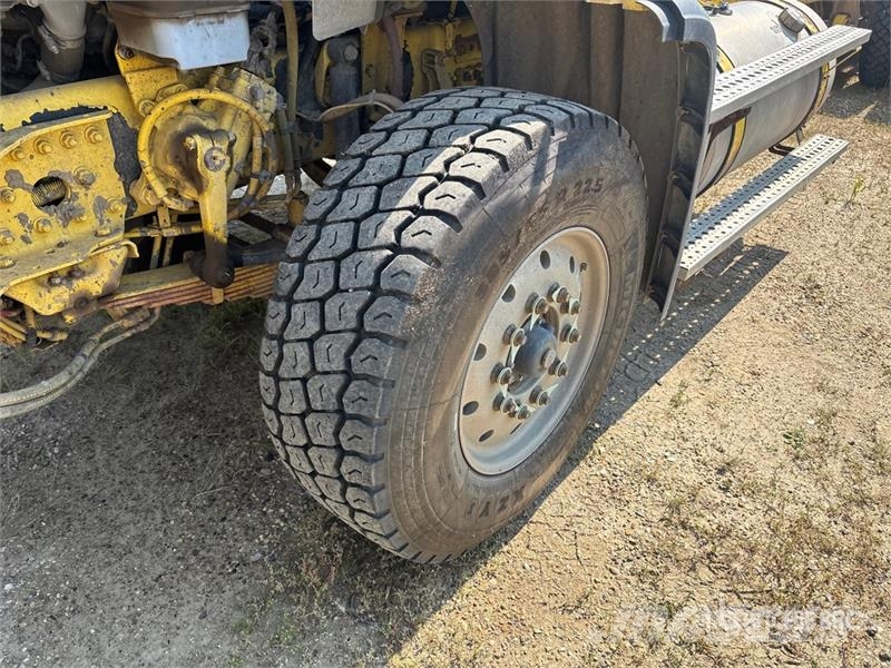 Freightliner 114SD 6x4 Cab and Chassis (Inoperable) 캐빈 및 인테리어