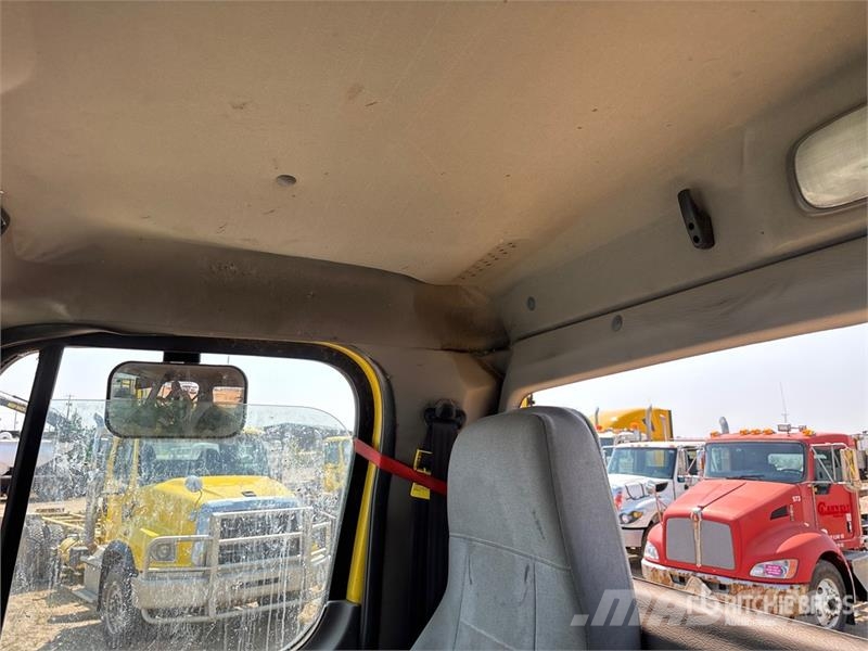 Freightliner 114SD 6x4 Cab and Chassis (Inoperable) 캐빈 및 인테리어