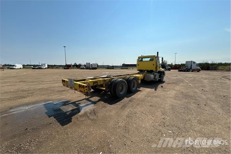 Freightliner 114SD 6x4 Cab and Chassis 캐빈 및 인테리어