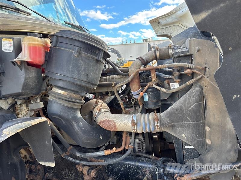 Freightliner 114SD 6x4 Snow Plow Truck Комбинированные дорожные машины