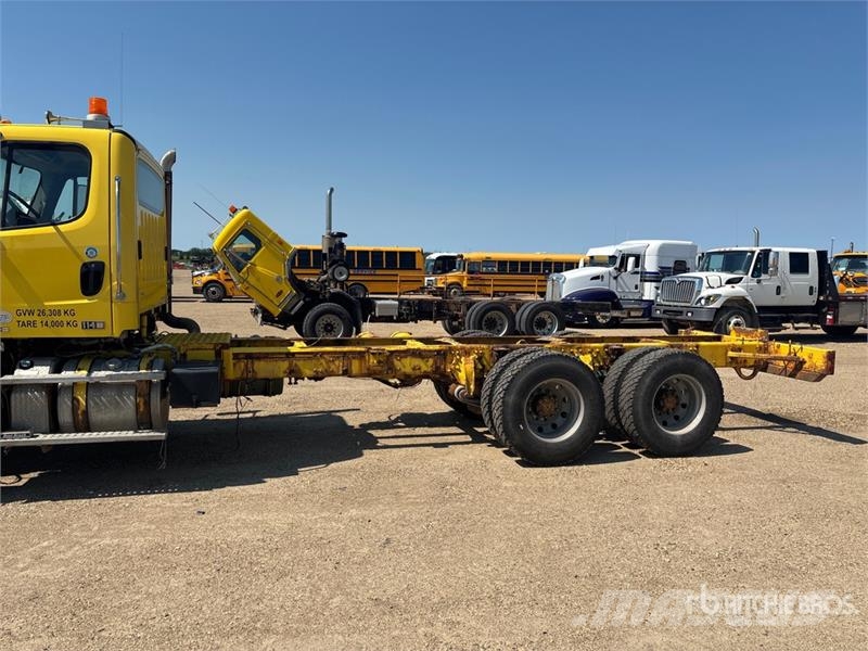 Freightliner 114SD 6x4 Cab and Chassis 캐빈 및 인테리어