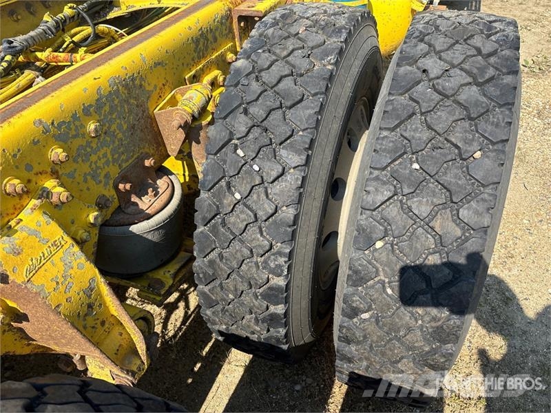 Freightliner 114SD 6x4 Cab and Chassis (Inoperable) 캐빈 및 인테리어