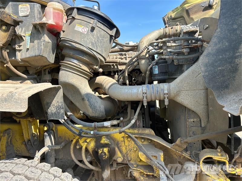 Freightliner 114SD 6x4 Cab and Chassis 캐빈 및 인테리어