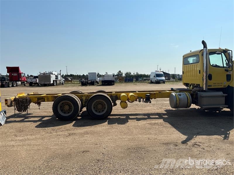 Freightliner 114SD 6x4 Cab and Chassis 캐빈 및 인테리어