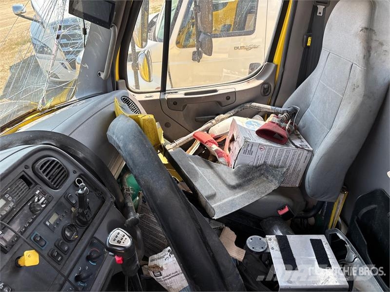 Freightliner 114SD 6x4 Cab and Chassis (Inoperable) 캐빈 및 인테리어