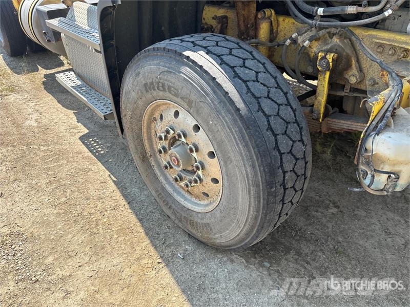 Freightliner 114SD 6x4 Cab and Chassis (Inoperable) 캐빈 및 인테리어