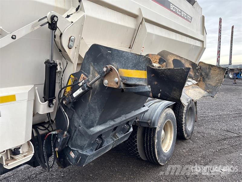 Freightliner 114SD 6x4 Feed Truck Viljaveokid