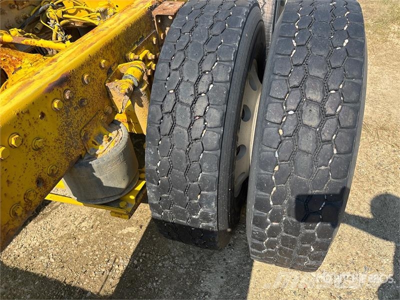 Freightliner 114SD 6x4 Cab and Chassis (Inoperable) 캐빈 및 인테리어