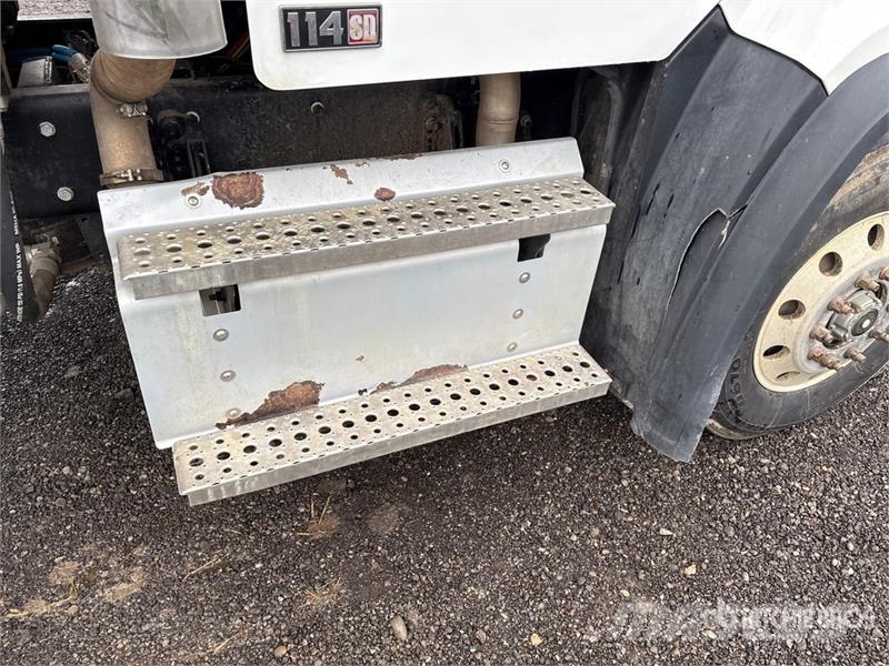 Freightliner 114SD 6x4 Feed Truck Viljaveokid