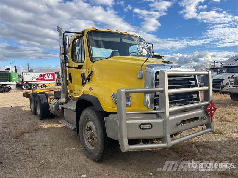 Freightliner 114SD 6x4 Cab and Chassis (Inoperable) Cabinas e interior