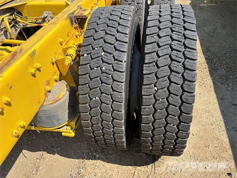 Freightliner 114SD 6x4 Cab and Chassis (Inoperable) 캐빈 및 인테리어